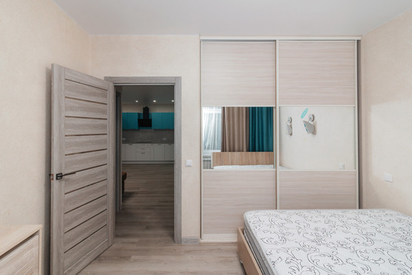 Продам двухкомнатную (2-комн.) квартиру, Строителей ул, 111, Ханты-Мансийск г