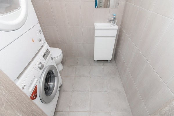 Продам двухкомнатную (2-комн.) квартиру, Строителей ул, 111, Ханты-Мансийск г