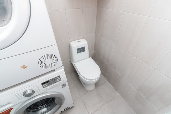 Продам двухкомнатную (2-комн.) квартиру, Строителей ул, 111, Ханты-Мансийск г