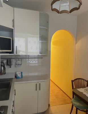 Продам трехкомнатную (3-комн.) квартиру, Приморское ш, 595аО, Зеленогорск г