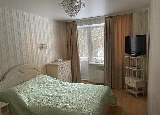 Продам трехкомнатную (3-комн.) квартиру, Приморское ш, 595аО, Зеленогорск г