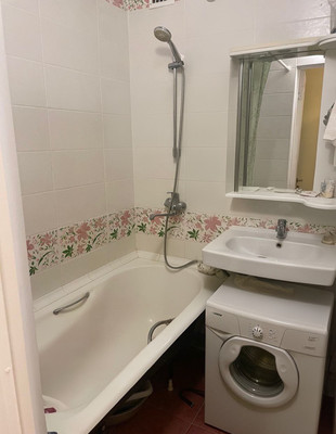 Продам трехкомнатную (3-комн.) квартиру, Приморское ш, 595аО, Зеленогорск г