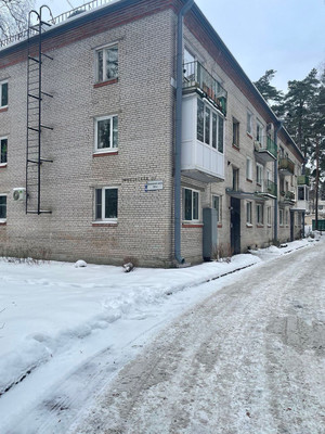 Продам трехкомнатную (3-комн.) квартиру, Приморское ш, 595аО, Зеленогорск г