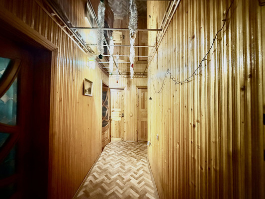 Продам трехкомнатную (3-комн.) квартиру, Миллера Ж.А. ул, 60, Симферополь г