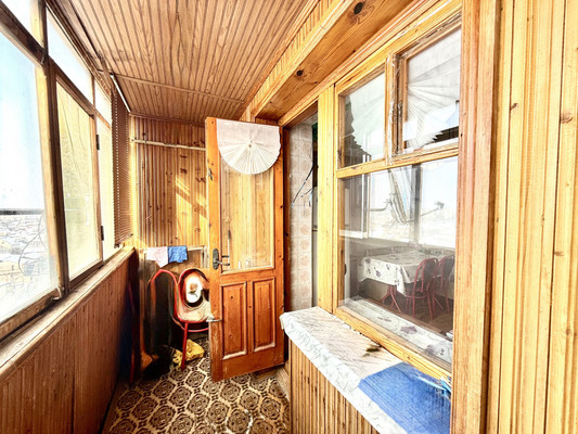 Продам трехкомнатную (3-комн.) квартиру, Миллера Ж.А. ул, 60, Симферополь г