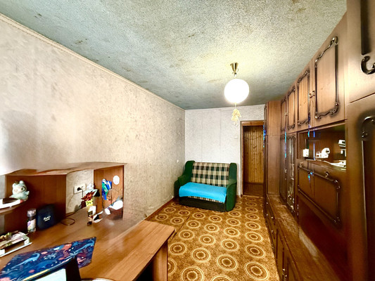 Продам трехкомнатную (3-комн.) квартиру, Миллера Ж.А. ул, 60, Симферополь г