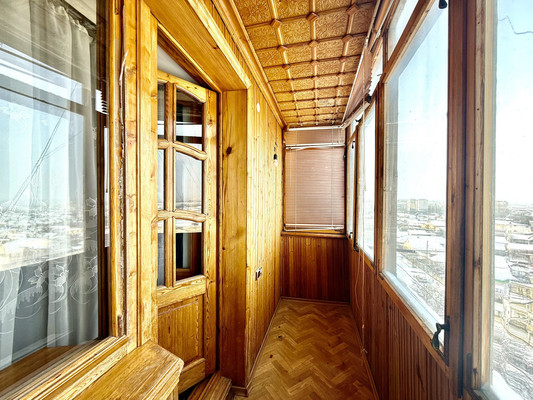 Продам трехкомнатную (3-комн.) квартиру, Миллера Ж.А. ул, 60, Симферополь г