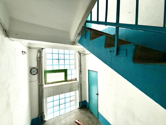 Продам трехкомнатную (3-комн.) квартиру, Миллера Ж.А. ул, 60, Симферополь г