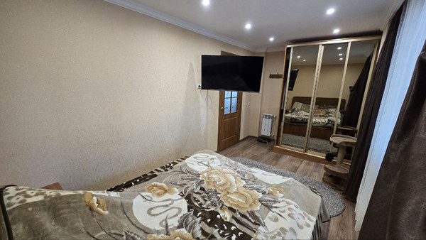 Продам трехкомнатную (3-комн.) квартиру, Мира ул, 10, Школьное п