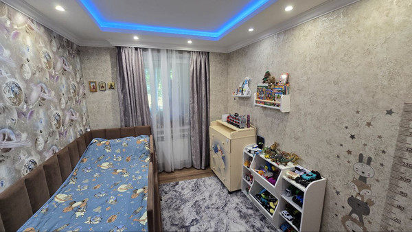 Продам трехкомнатную (3-комн.) квартиру, Мира ул, 10, Школьное п