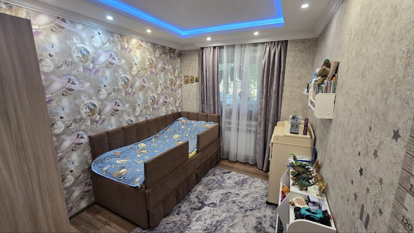 Продам трехкомнатную (3-комн.) квартиру, Мира ул, 10, Школьное п