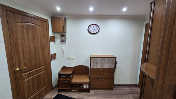 Продам трехкомнатную (3-комн.) квартиру, Мира ул, 10, Школьное п