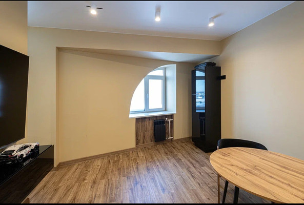 Продам однокомнатную (1-комн.) квартиру, Ленина ул, 109, Ханты-Мансийск г