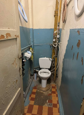 Продам комнату в 5-комн. квартире, Труда ул, 20/7, Колпино г