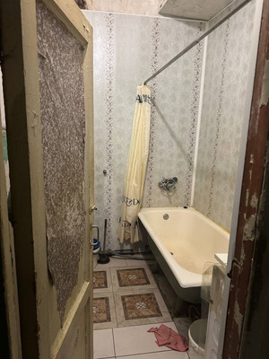 Продам комнату в 5-комн. квартире, Труда ул, 20/7, Колпино г