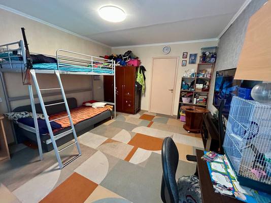 Продам трехкомнатную (3-комн.) квартиру, им. Тургенева ул, 144, Краснодар г