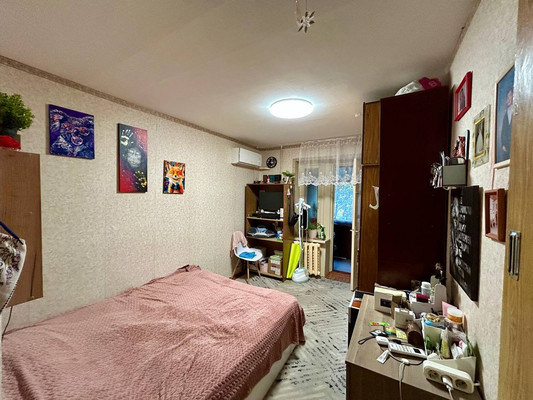 Продам трехкомнатную (3-комн.) квартиру, им. Тургенева ул, 144, Краснодар г