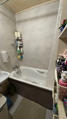 Продам трехкомнатную (3-комн.) квартиру, им. Тургенева ул, 144, Краснодар г