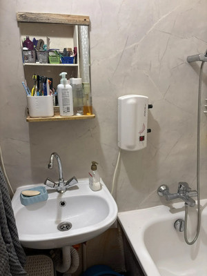 Продам трехкомнатную (3-комн.) квартиру, им. Тургенева ул, 144, Краснодар г