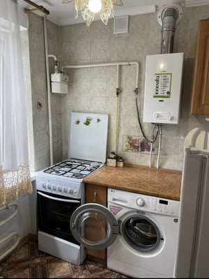 Продам двухкомнатную (2-комн.) квартиру, Кечкеметская ул, 97, Симферополь г