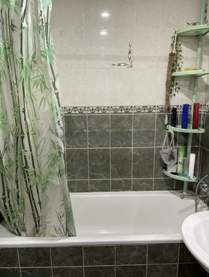 Продам двухкомнатную (2-комн.) квартиру, Кечкеметская ул, 97, Симферополь г