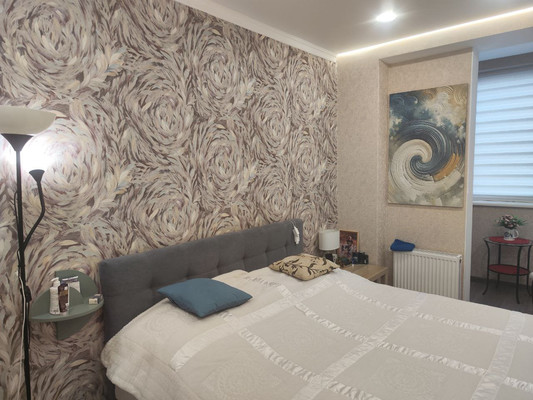 Продам двухкомнатную (2-комн.) квартиру, Парковая ул, 1к1, Белоглинка с