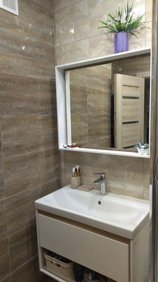 Продам двухкомнатную (2-комн.) квартиру, Парковая ул, 1к1, Белоглинка с