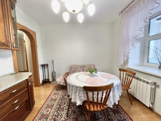 Продам двухкомнатную (2-комн.) квартиру, Мира ул, 52, Ханты-Мансийск г