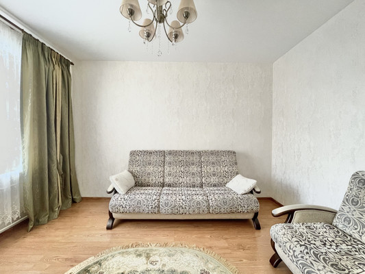 Продам двухкомнатную (2-комн.) квартиру, Мира ул, 52, Ханты-Мансийск г