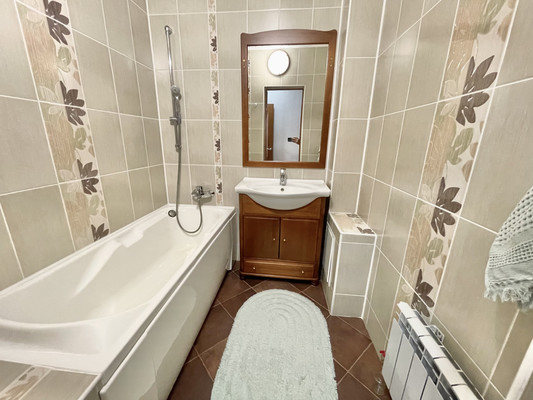 Продам двухкомнатную (2-комн.) квартиру, Мира ул, 52, Ханты-Мансийск г