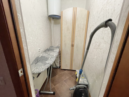 Продам двухкомнатную (2-комн.) квартиру, Мира ул, 52, Ханты-Мансийск г