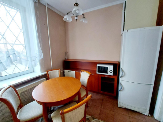 Продам двухкомнатную (2-комн.) квартиру, Академика Комарова ул, 18, Москва г