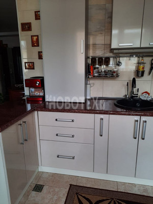 Продам трехкомнатную (3-комн.) квартиру, Ленина ул, 252, Горячий Ключ г