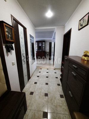 Продам трехкомнатную (3-комн.) квартиру, Ленина ул, 252, Горячий Ключ г