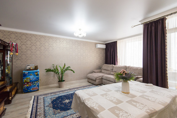 Продам трехкомнатную (3-комн.) квартиру, Жмайлова ул, 4кг, Ростов-на-Дону г