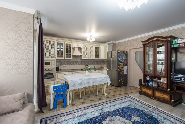 Продам трехкомнатную (3-комн.) квартиру, Жмайлова ул, 4кг, Ростов-на-Дону г