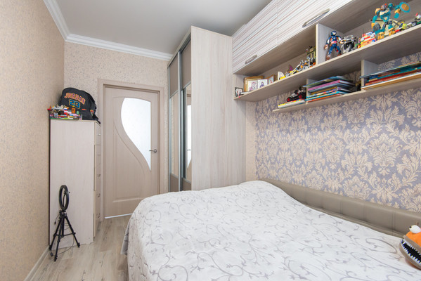 Продам трехкомнатную (3-комн.) квартиру, Жмайлова ул, 4кг, Ростов-на-Дону г