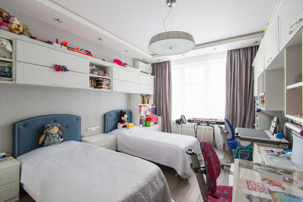 Продам трехкомнатную (3-комн.) квартиру, Чехова пр-кт, 63, Ростов-на-Дону г