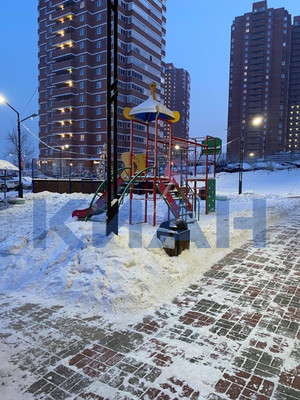 Продам двухкомнатную (2-комн.) квартиру, Калинина ул, 183, Красноярск г