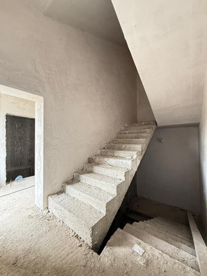 Продам двухкомнатную (2-комн.) квартиру, Шарданова ул, 190ка, Нальчик г