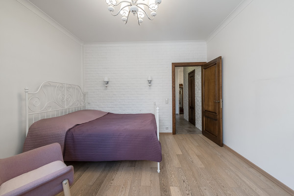 Продам двухкомнатную (2-комн.) квартиру, Новорогожская ул, 40, Москва г