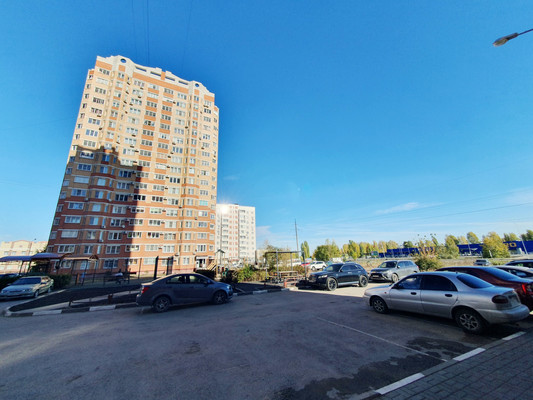 Продам однокомнатную (1-комн.) квартиру, Лутова ул, 6, Липецк г