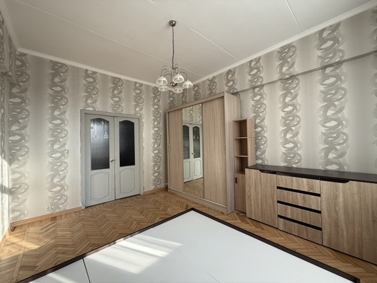 Продам двухкомнатную (2-комн.) квартиру, Рижский проезд, 1/5, Москва г