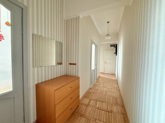 Продам двухкомнатную (2-комн.) квартиру, Рижский проезд, 1/5, Москва г