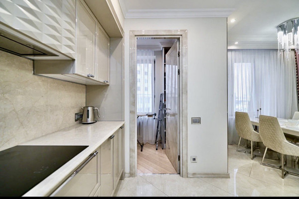 Продам трехкомнатную (3-комн.) квартиру, Маршала Жукова пр-кт, 32к2, Москва г