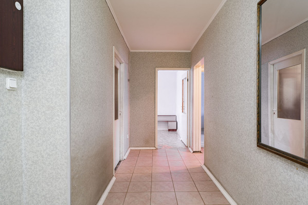 Продам трехкомнатную (3-комн.) квартиру, Дыбенко ул, 22к1, Санкт-Петербург г