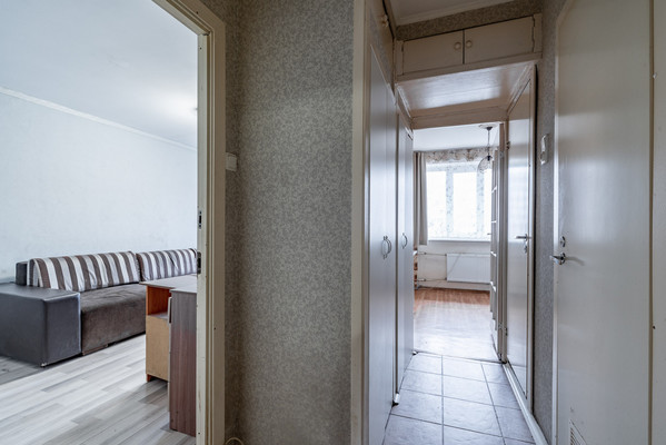 Продам трехкомнатную (3-комн.) квартиру, Дыбенко ул, 22к1, Санкт-Петербург г