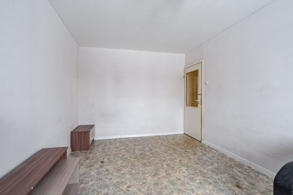 Продам трехкомнатную (3-комн.) квартиру, Дыбенко ул, 22к1, Санкт-Петербург г