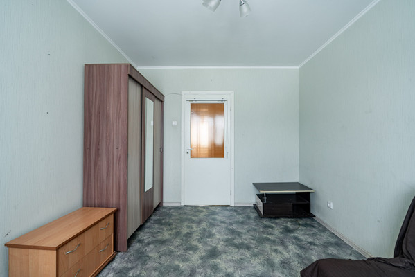 Продам трехкомнатную (3-комн.) квартиру, Дыбенко ул, 22к1, Санкт-Петербург г