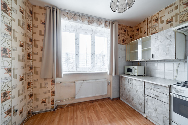 Продам трехкомнатную (3-комн.) квартиру, Дыбенко ул, 22к1, Санкт-Петербург г